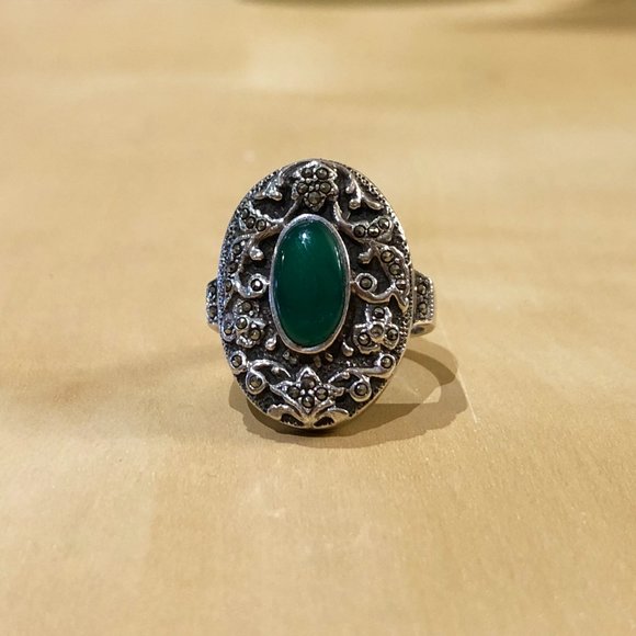 Vintage 1990s Sterling Silver Marcasite & Green Agate Statement Ring • S9 - Picture 2 of 5